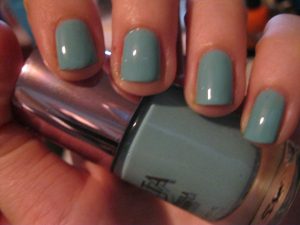 Best Popular Nail Colors for Short Nails